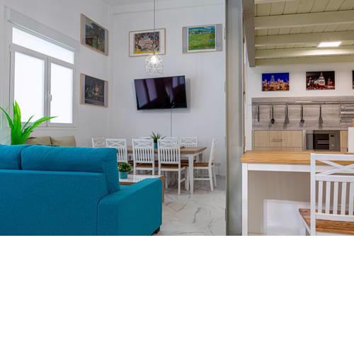 2BDR hardwood floor duplex for 9px in Hortaleza