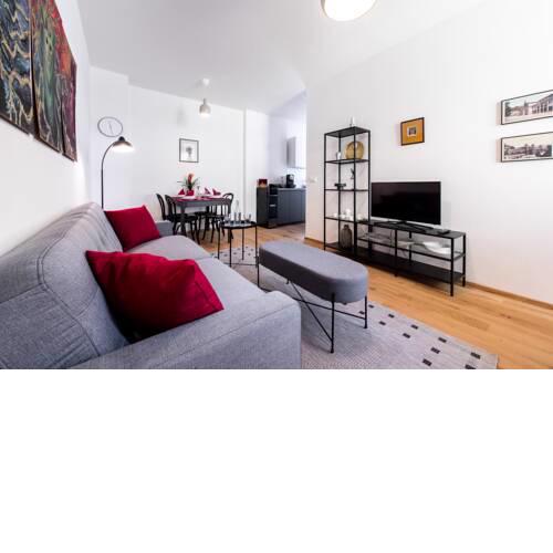 2BDR Spacious Apt & BALCONY near COLLONADE+PARKING