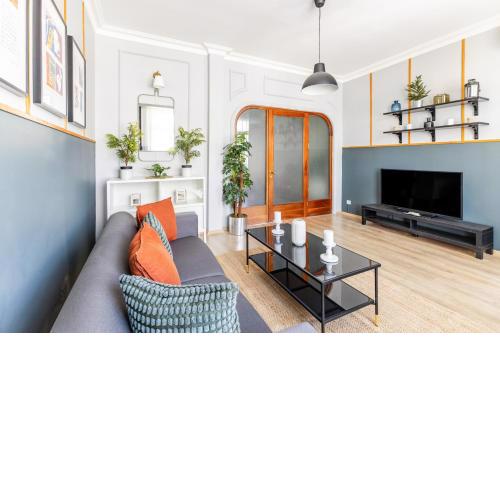 2BR - 1 min Taksim Sq İstiklal Avenue in Beyoglu
