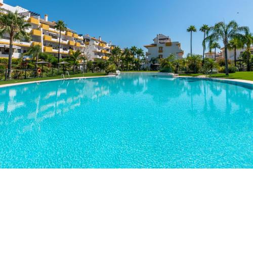 2BR Calanova Grand Golf - WIFI/AC/POOL