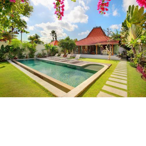 3 Bdr- Villa Joglo in Umalas, big open space and pool