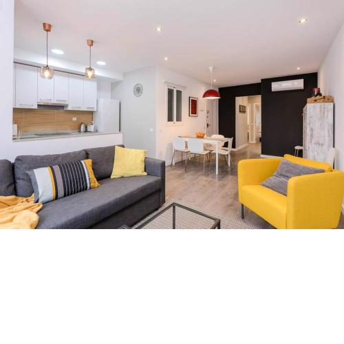 3 bdr & terrace, close to subway