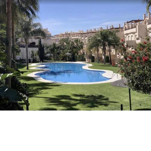 3-Bed 3 bath Sea & Mountain View Apartment