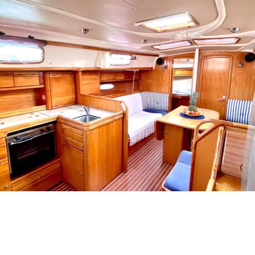 3 Bed Sailing Yacht in Alcaidesa Marina