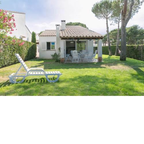 3 bedroom house in Platja de Pals w/ garden and shared pool (H35)