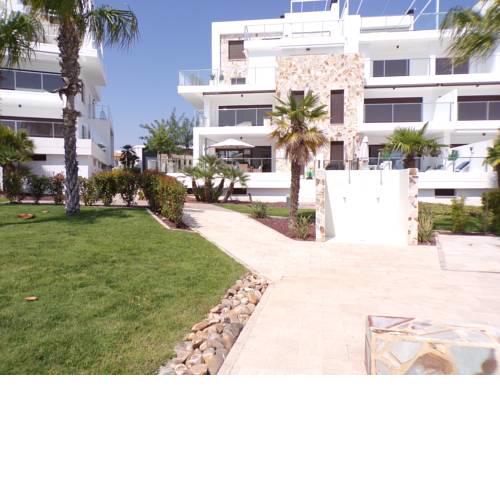3 Bedroom Luxury Apartment Villamartin