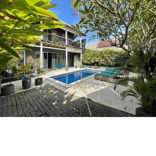 3 Bedroom with private pool Seminyak near Beach&lafavela
