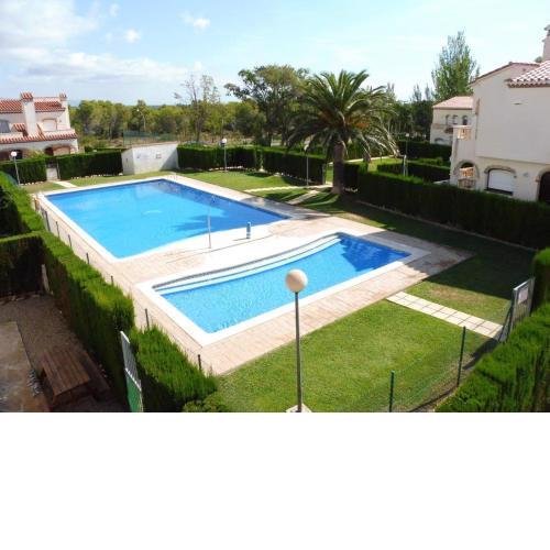 3 bedrooms house with shared pool and enclosed garden at Miami Platja 3 km away from the beach
