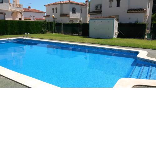 3 bedrooms house with shared pool and enclosed garden at Miami Platja