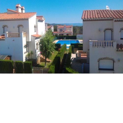 3 bedrooms villa with shared pool and enclosed garden at Miami Platja