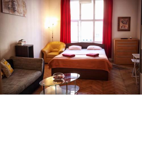 3 BR Airy Spacious 80m2 Apt in DT w/bath