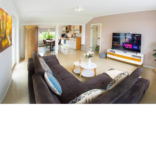 3 KINGDOMS APT (ORIENT, SNOW, SWITZERLAND 4YOU