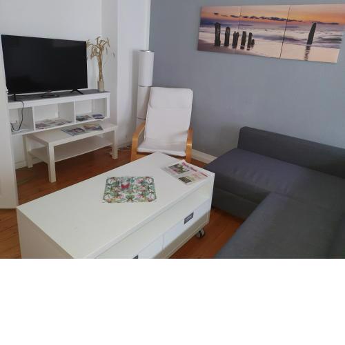 3-Zimmer Altbau mit Balkon OG3 links