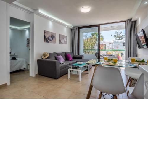 304 First Foor Quite Bungalow Terrace & Pool
