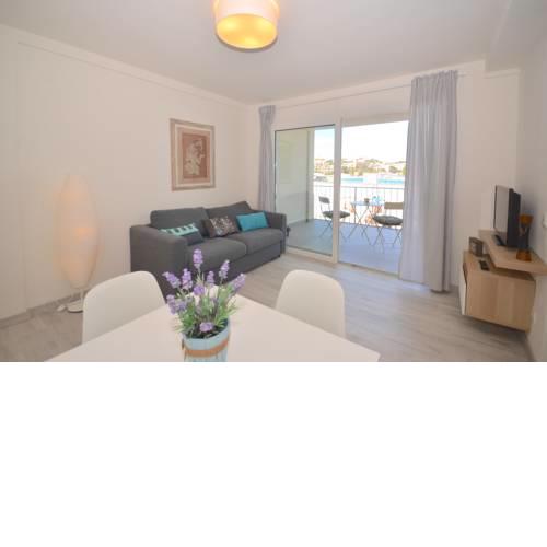 3062 APTS. MARLAU 1ª LÍNEA DE MAR