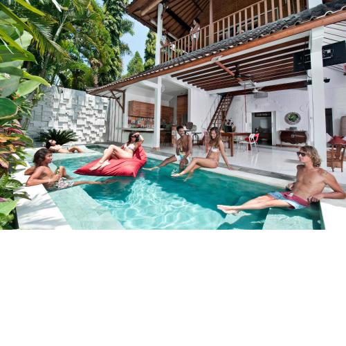 3BR Villa Hari - Minggu Villas Seminyak