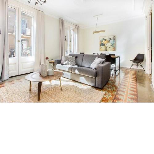 4 bedroom apartment with a balcony in Las Ramblas 2 2
