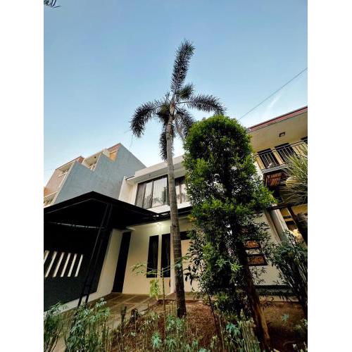 4-Bedroom Home in South Jakarta Nuansa Swadarma Residence