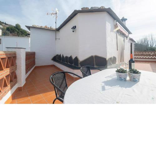 4 bedrooms house with terrace and wifi at Cadiar