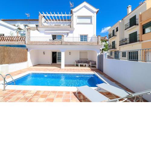 4 BR house in Benahavis Centre, Costa del Sol
