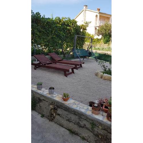 (4908-4) Apartment in Supetarska Draga with balcony, air conditioning, WiFi