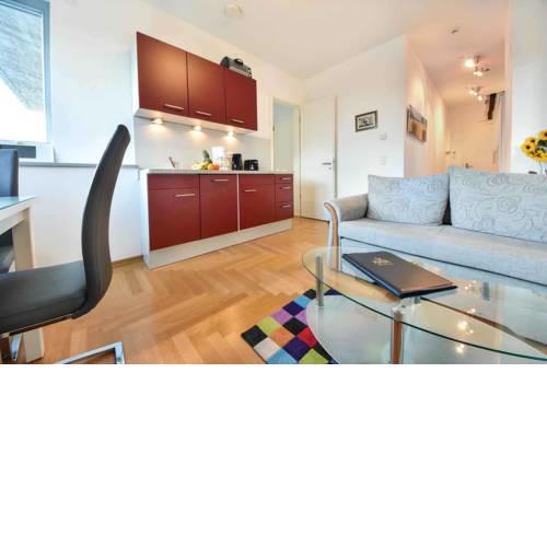 (49b) Penthouse West
