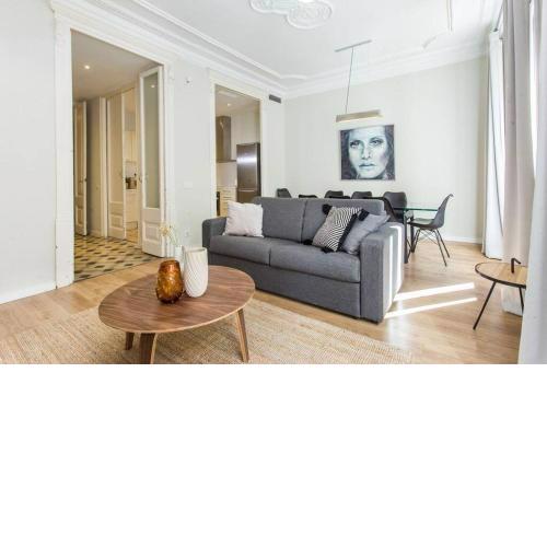 4bedroom apartment with a balcony in Las Ramblas 1 1