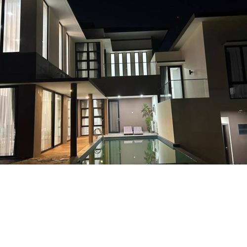 4BR Private Villa with Pool in the Heart of city