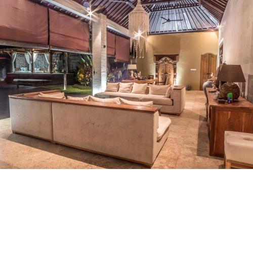 5 Bedroom Warm intimate family villa