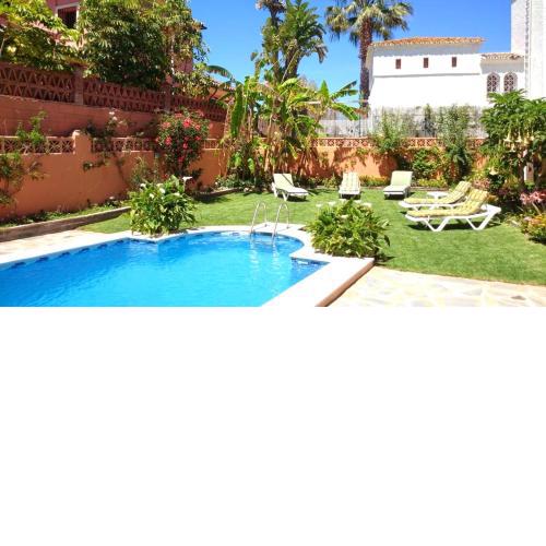 5 bedrooms villa at San Pedro Alcantara 250 m away from the beach with sea view private pool and jacuzzi