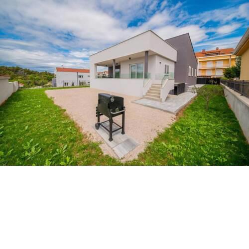 5 Holiday Villa, Biograd