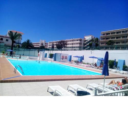 5 min walk from Yumbo 216