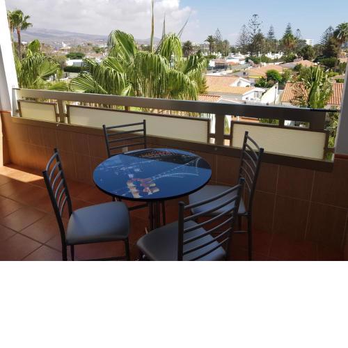 5 min walk from Yumbo 309
