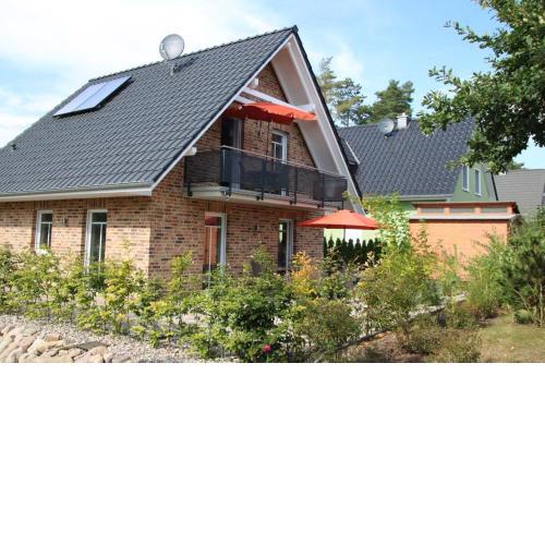 50 OG - Gemuetliche Ferienwohnung mit Balkon & WLAN direkt an der Mueritz in Roebel
