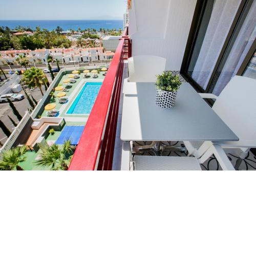 512 BY THE BEACH! 2 BEDROOM, wifi