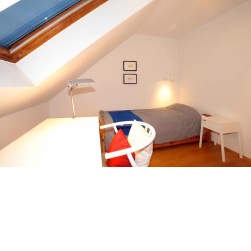 5139 Private Room with own bathroom