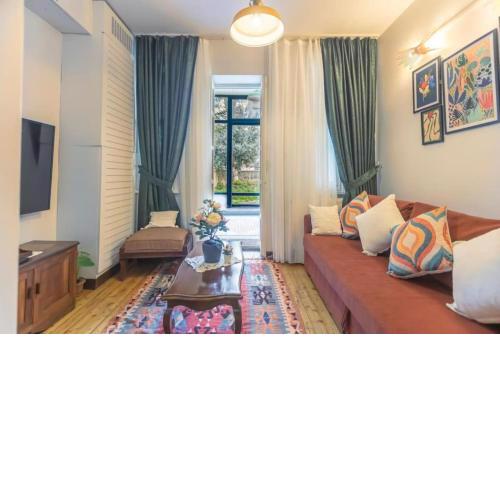 5BR+2BA house with garden 15 Min to Taksim Square