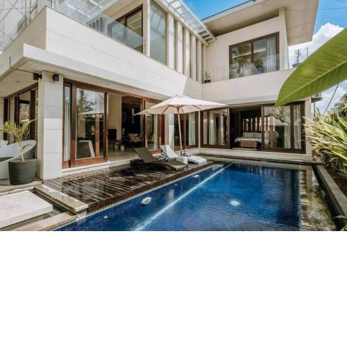 6 King Size Rooms - 2 Villas / 3 min walk to beach