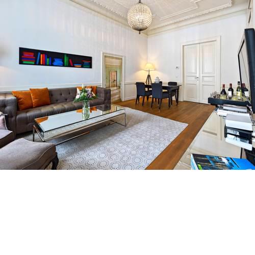 6 rooms Votivpark