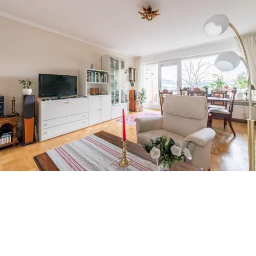 6560 Private Room