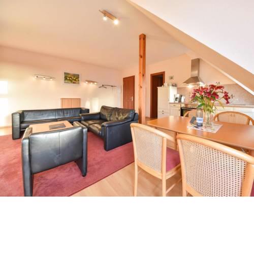 (65a) Villa Medici 7A