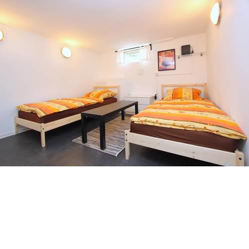 6678 Privat-Souterrain-Apartment
