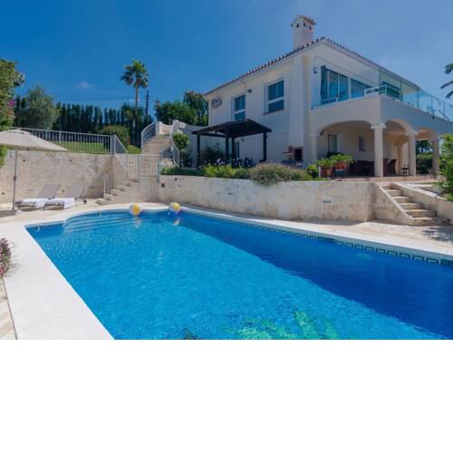 7003 beautiful villa refurbished with pool, garden