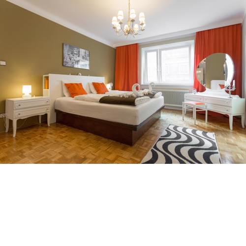 70's Retro Viennese Apartment