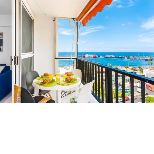 76. Los Cristianos first sea line, parking, Wi Fi