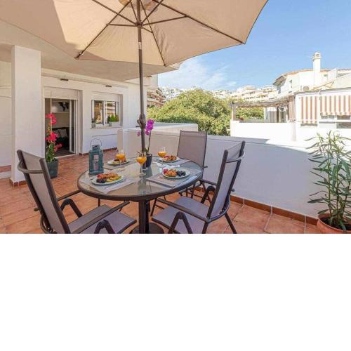797 Holiday Rentals - Lujoso apartamento en Torrequebrada para 5