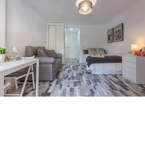 797 Holiday Rentals - Moderno estudio en Iris para 2 con piscinas
