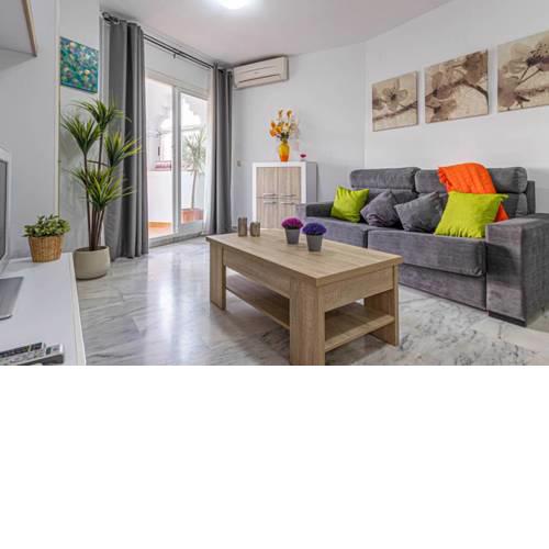 797 Holiday Rentals- Acogedor apartamento en el centro de Benalmadena
