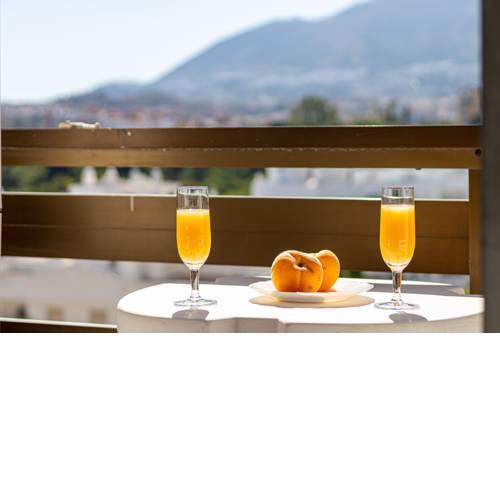 797 Holiday Rentals- Piso par 4 en las naciones a min de la playa