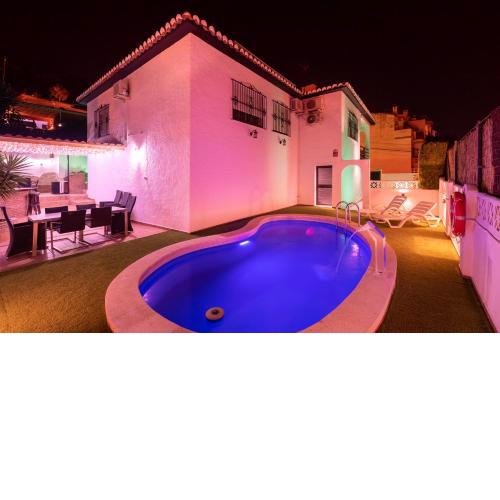 797 Holiday Rentals- Villa con piscina privada y barbacoa para 8
